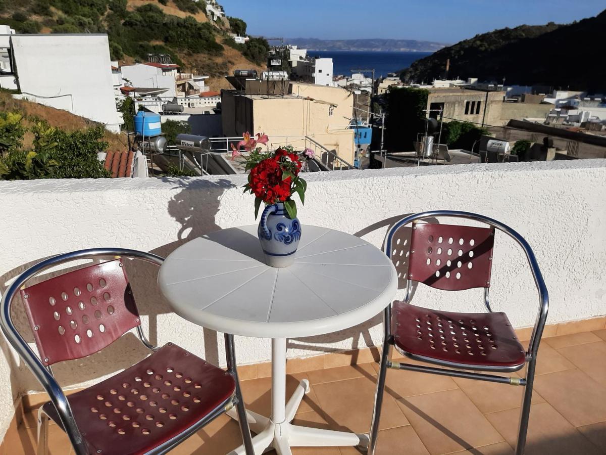 Ostria Hotell Agia Galini Exteriör bild