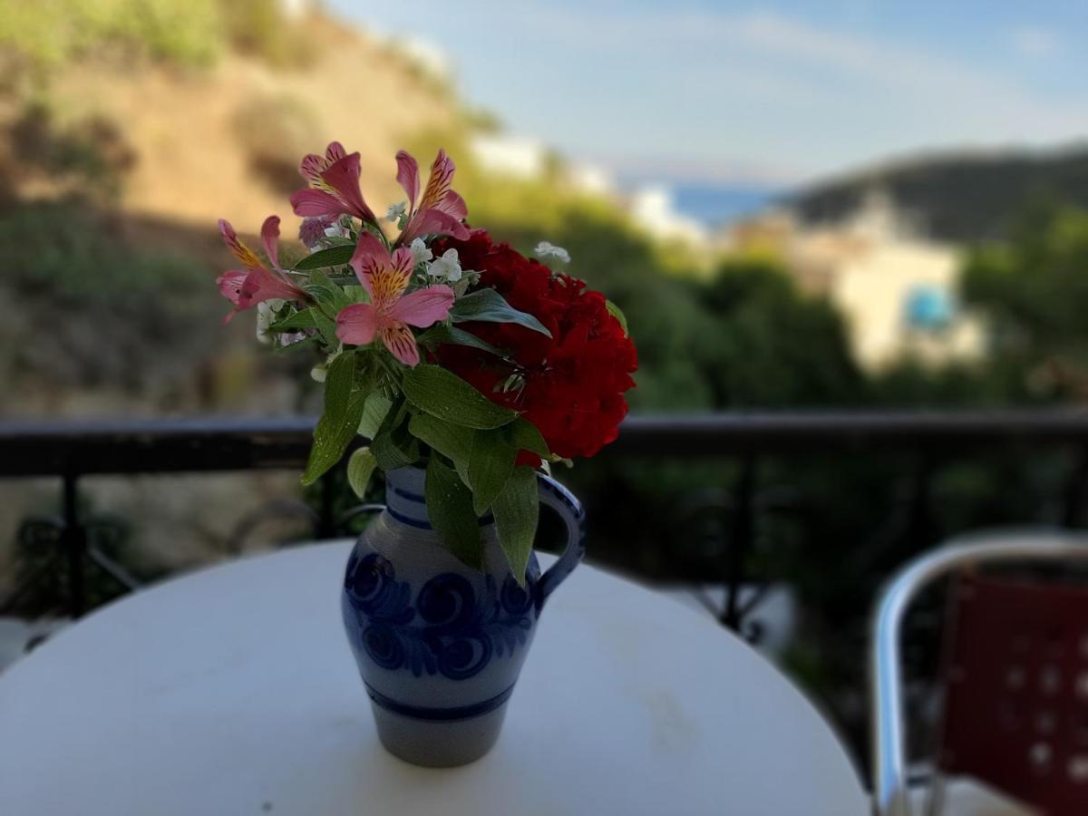 Ostria Hotell Agia Galini Exteriör bild