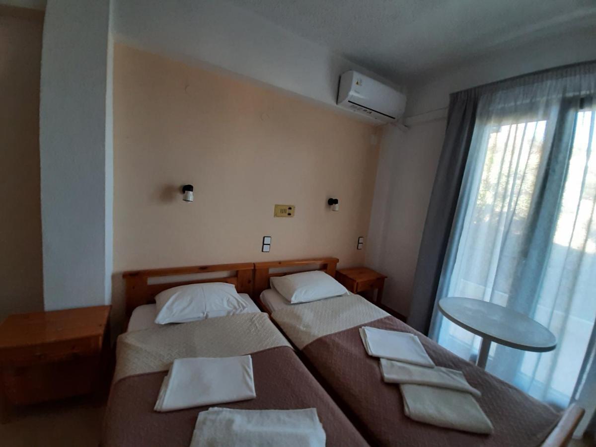 Ostria Hotell Agia Galini Exteriör bild