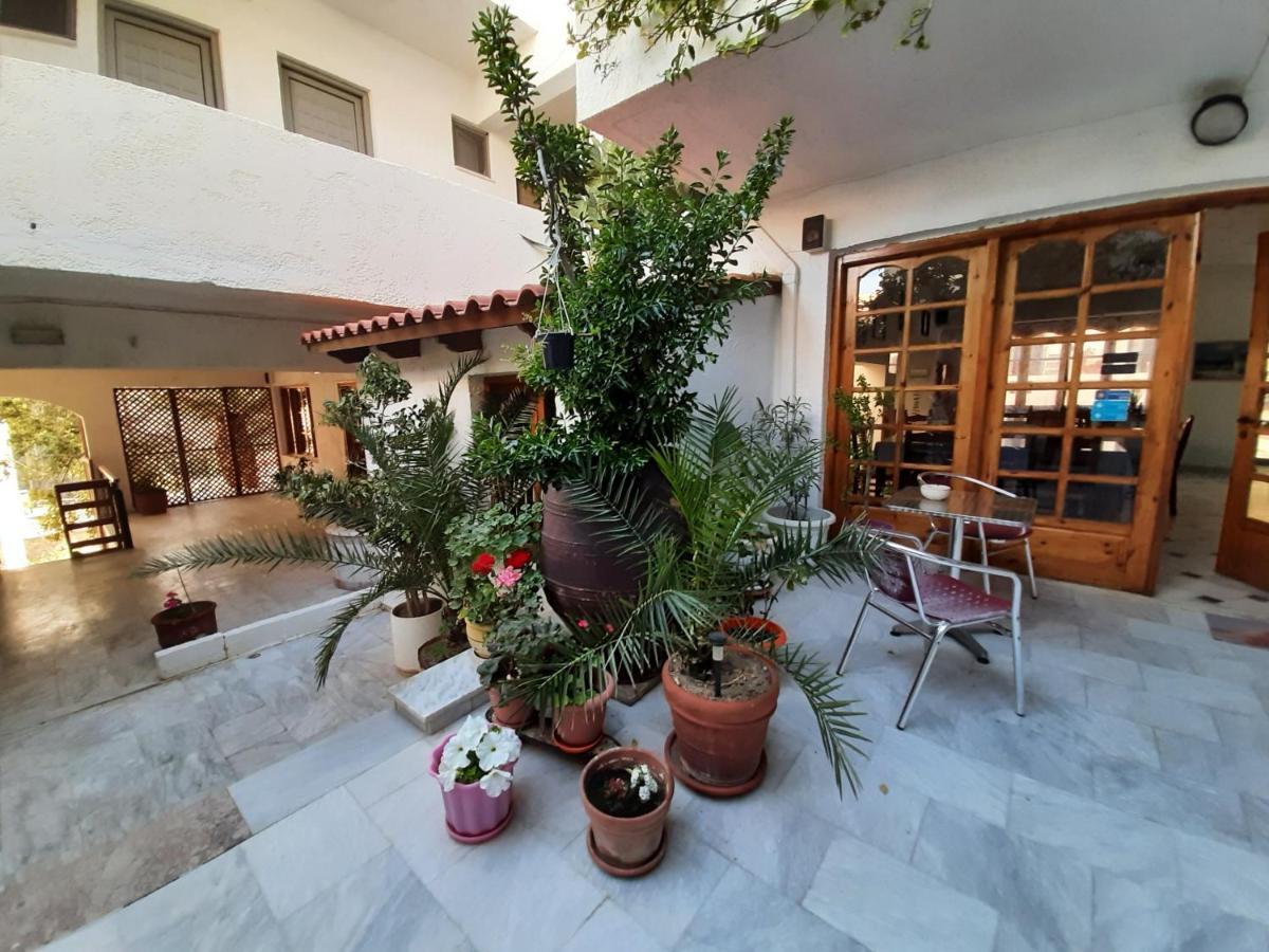 Ostria Hotell Agia Galini Exteriör bild