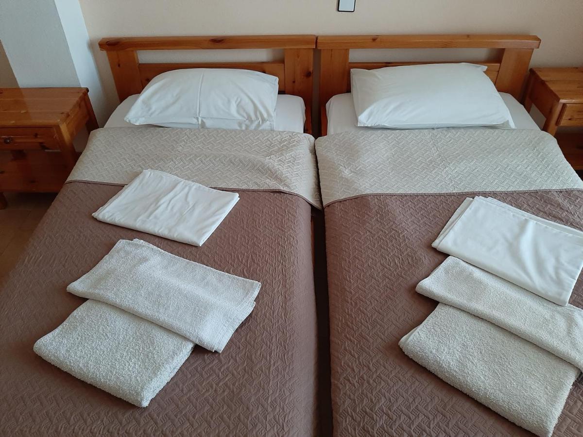 Ostria Hotell Agia Galini Exteriör bild