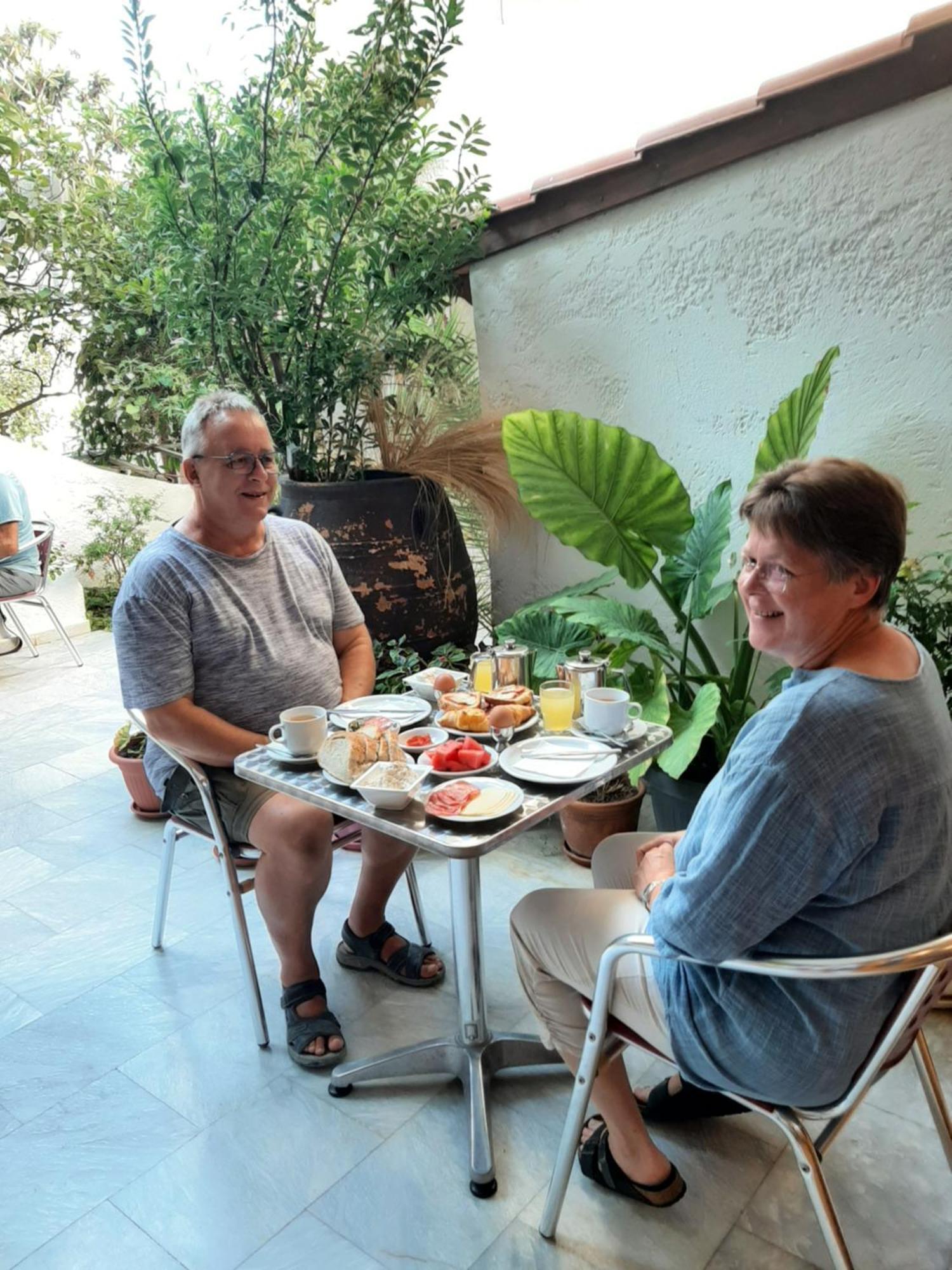 Ostria Hotell Agia Galini Exteriör bild