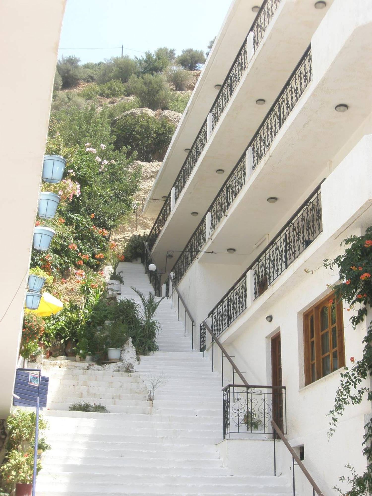 Ostria Hotell Agia Galini Exteriör bild
