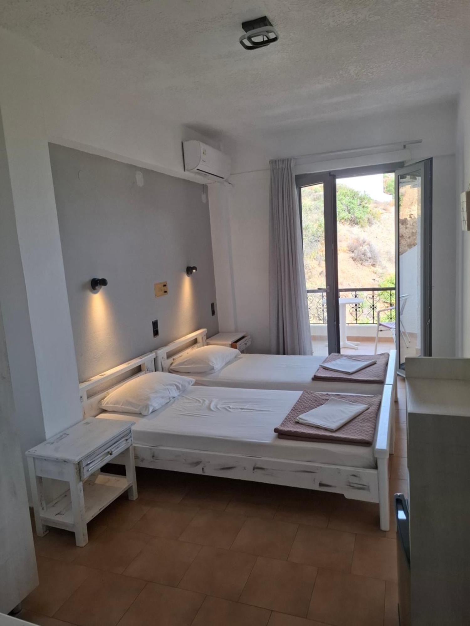 Ostria Hotell Agia Galini Exteriör bild