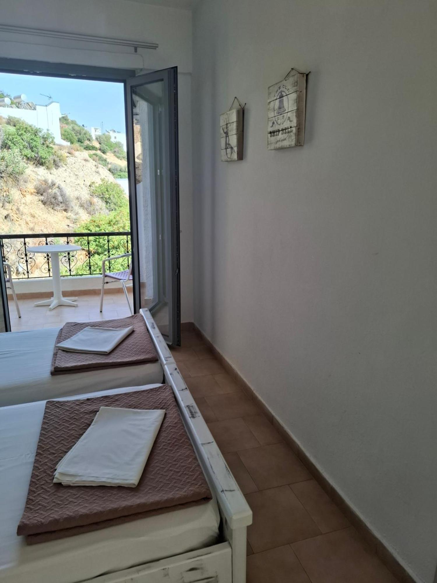 Ostria Hotell Agia Galini Exteriör bild